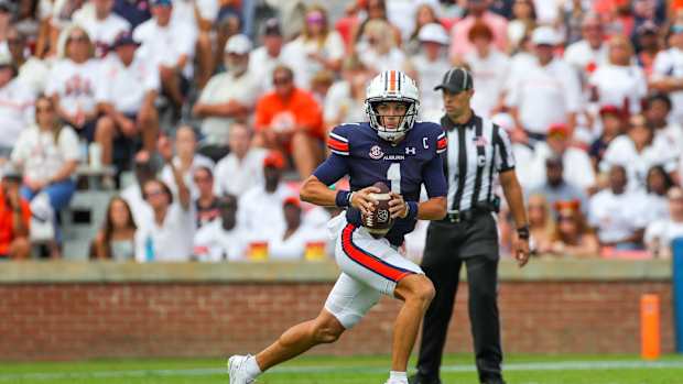Payton Thorne vs UMass - Eric Starling/Auburn Daily